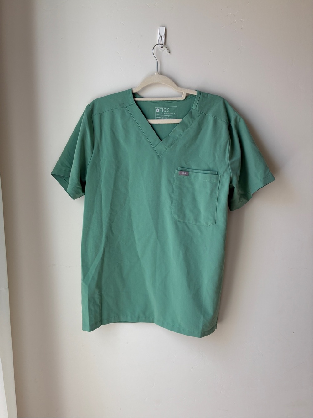 Figs Men's Short-Sleeve V-Neck Top in Sage Green
